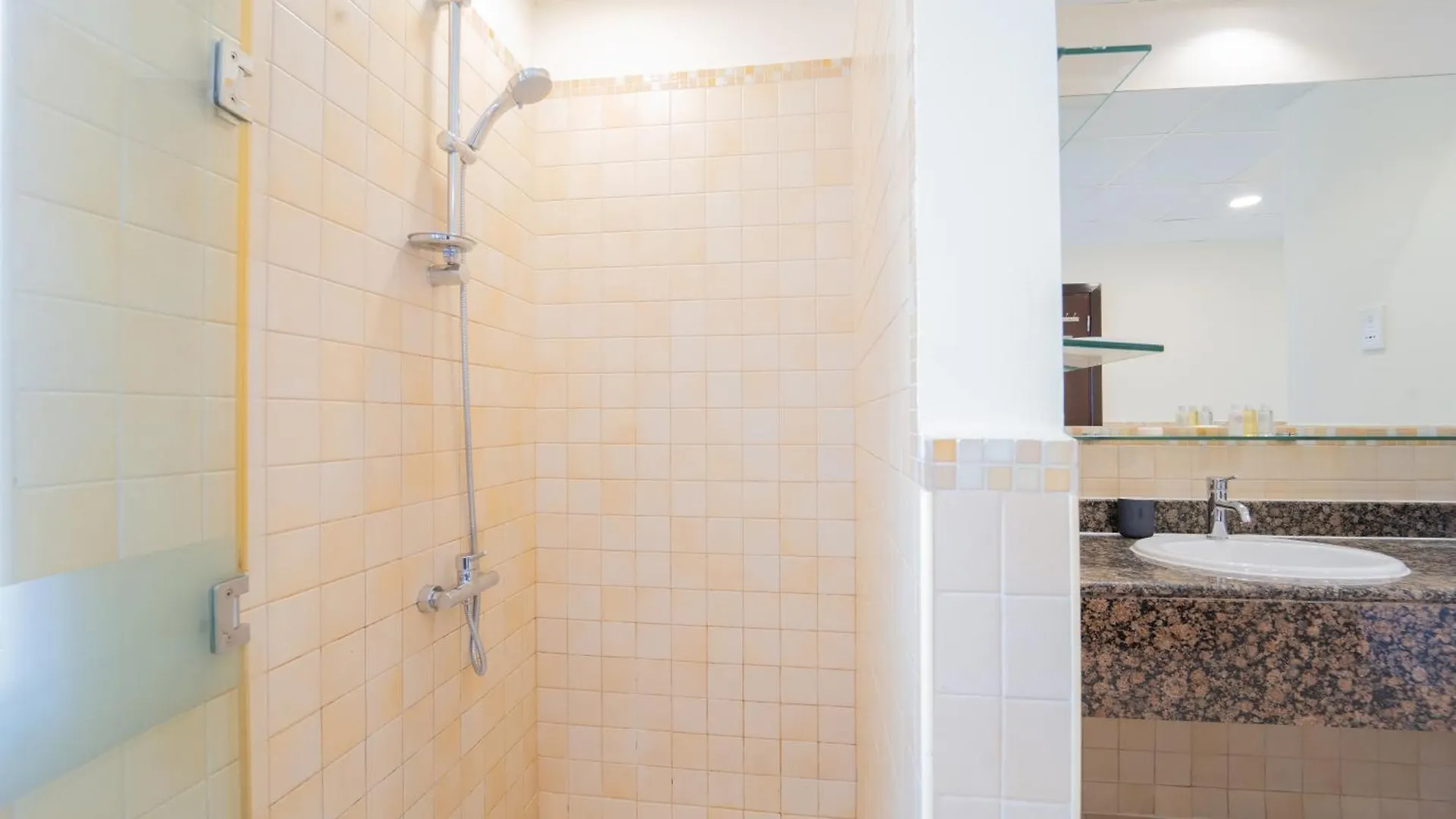 Gardenia Rimal Suites, Luxury Apartments In Jbr With 2 Min Walk To Jbr Beach Dubái